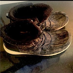 Hey dudes Women’s size 7 - HighTops